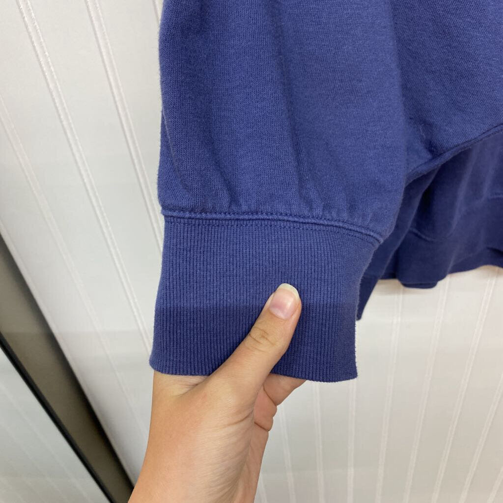 NAVY SWEATSHIRT