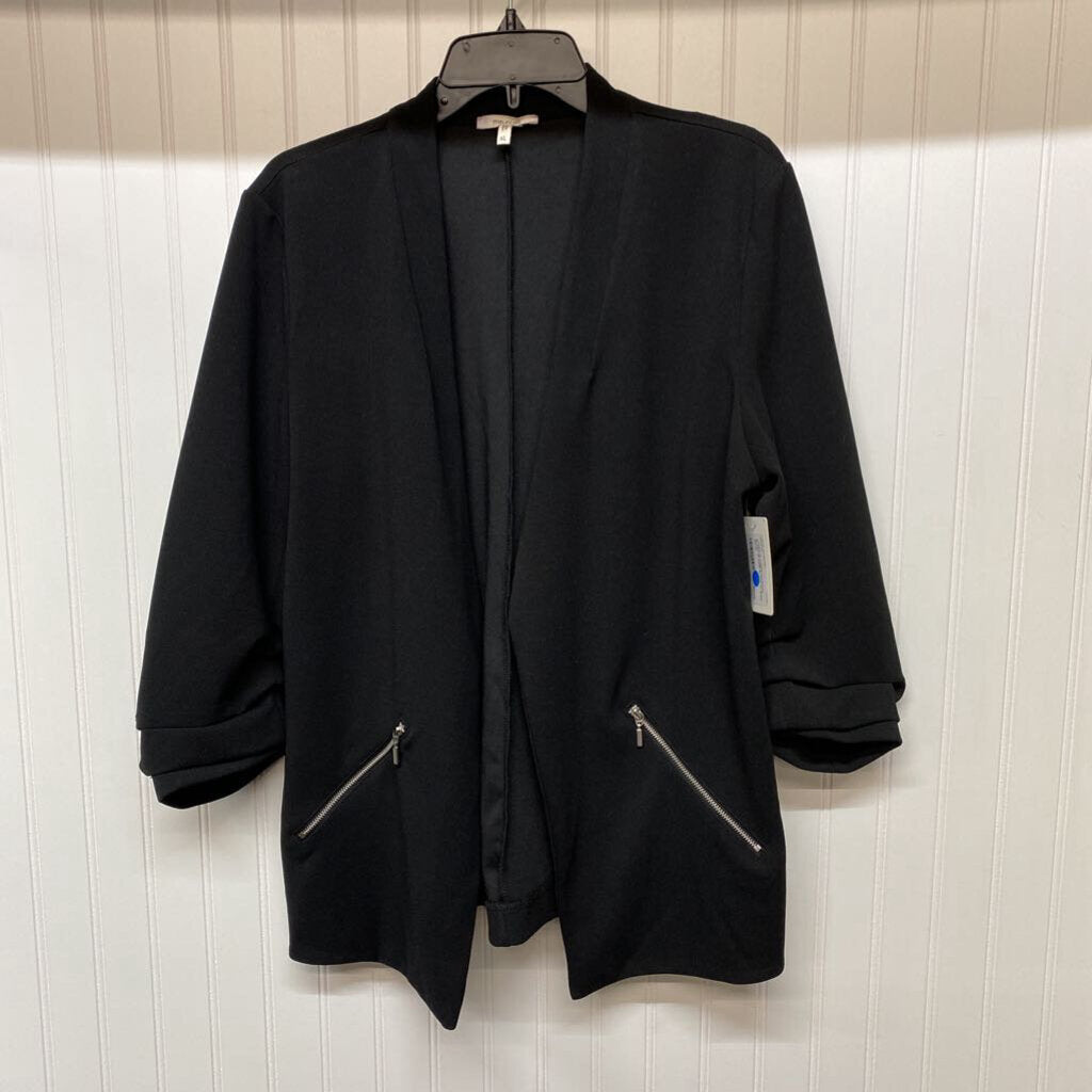 BLACK BLAZER