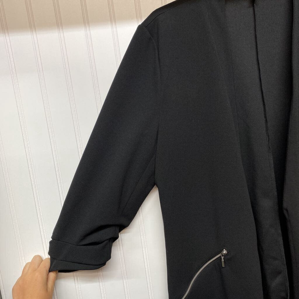BLACK BLAZER