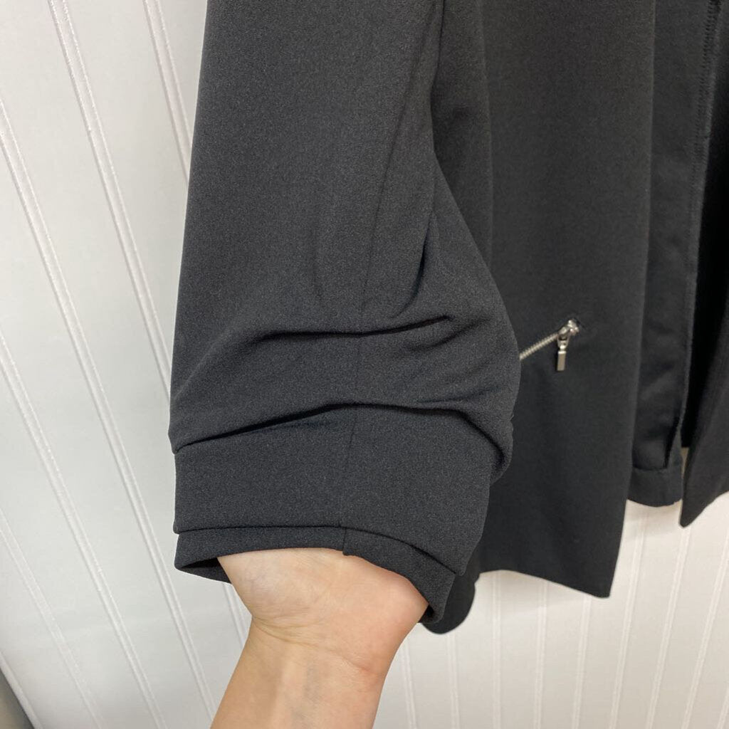BLACK BLAZER