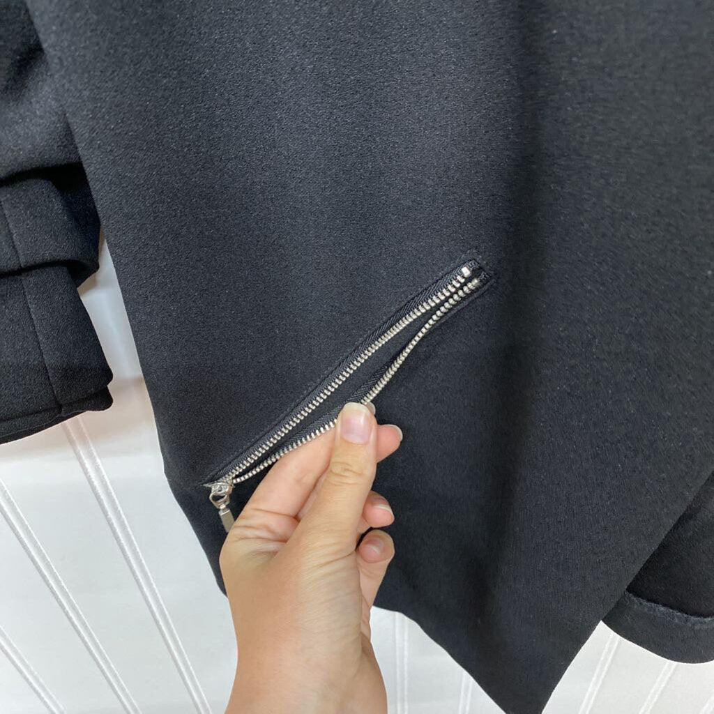 BLACK BLAZER