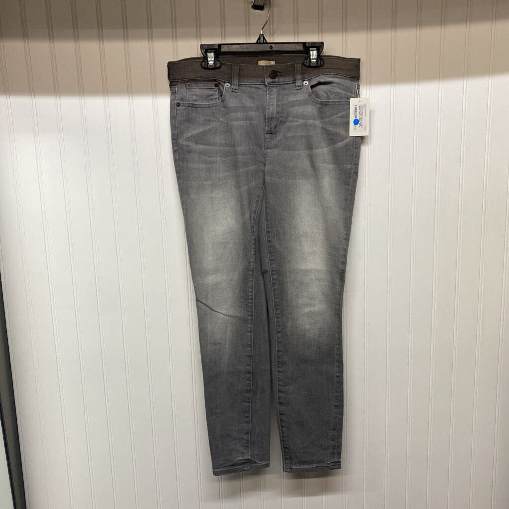 STRAIGHT LEG GREY DENIM JEANS