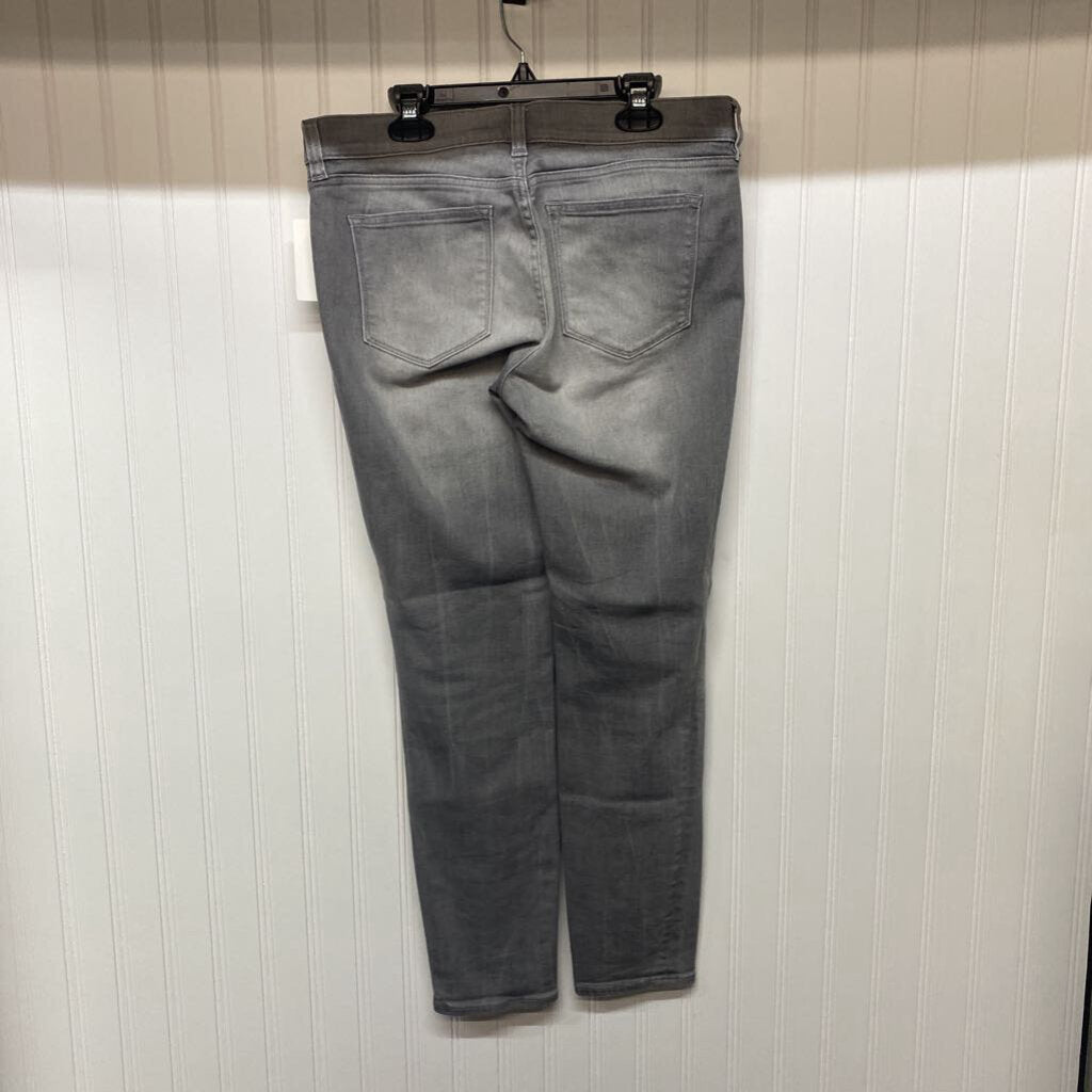 STRAIGHT LEG GREY DENIM JEANS