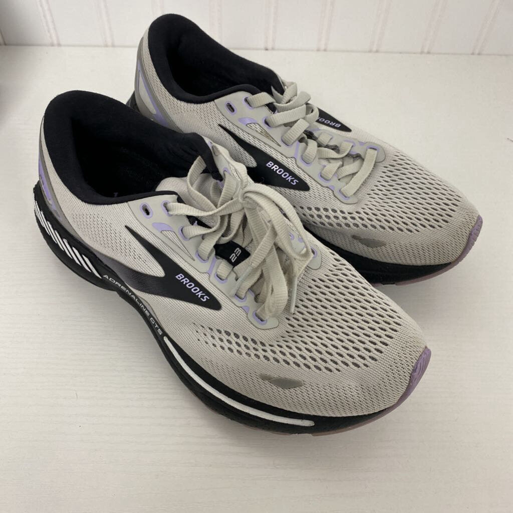 TENNIS SHOES