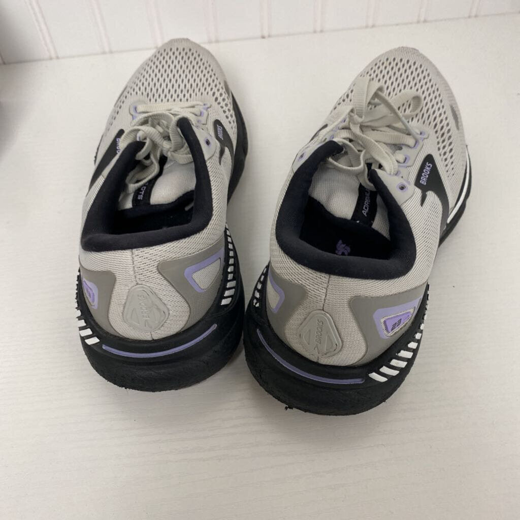 TENNIS SHOES