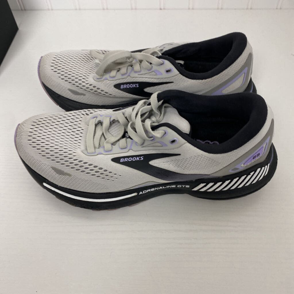 TENNIS SHOES