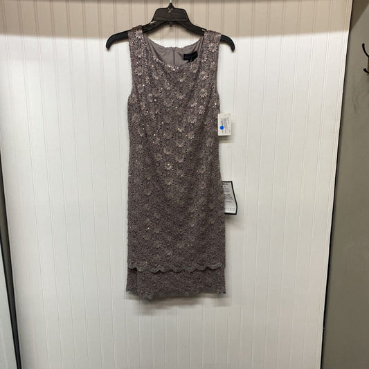 SLEEVELESS LACE SHORT DRESS