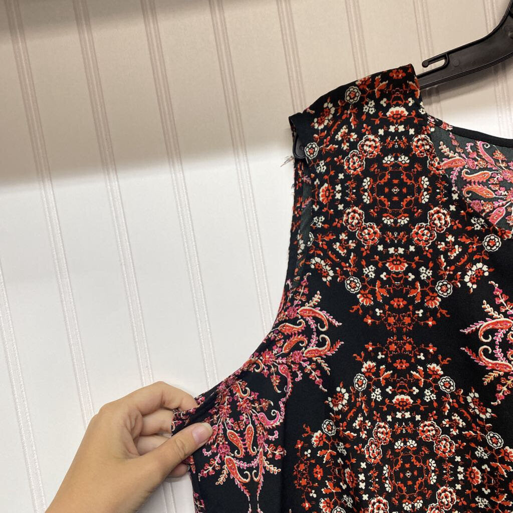 SLEEVELESS PAISLEY PRINT BLOUSE