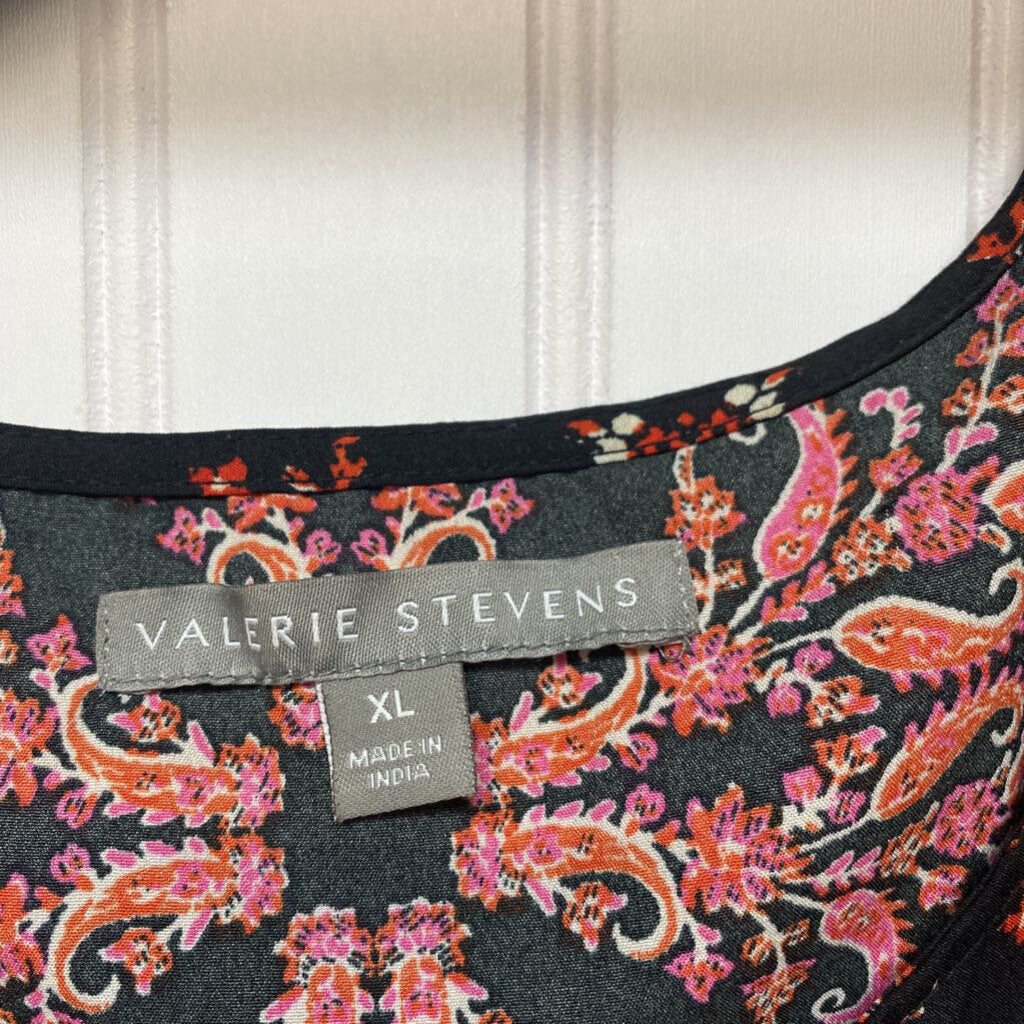 SLEEVELESS PAISLEY PRINT BLOUSE