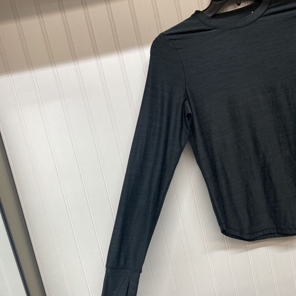 LONG SLEEVE ATHLETIC TOP