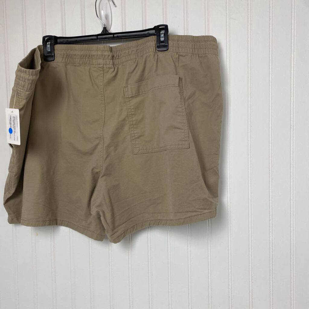 KHAKI SHORTS