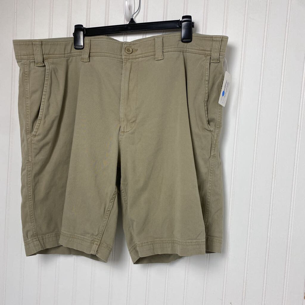 KHAKI SHORTS