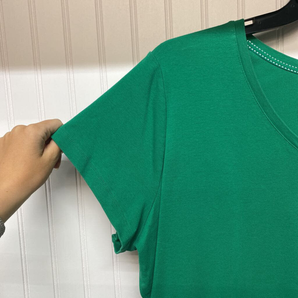 SHORT SLEEVE V NECK TEE