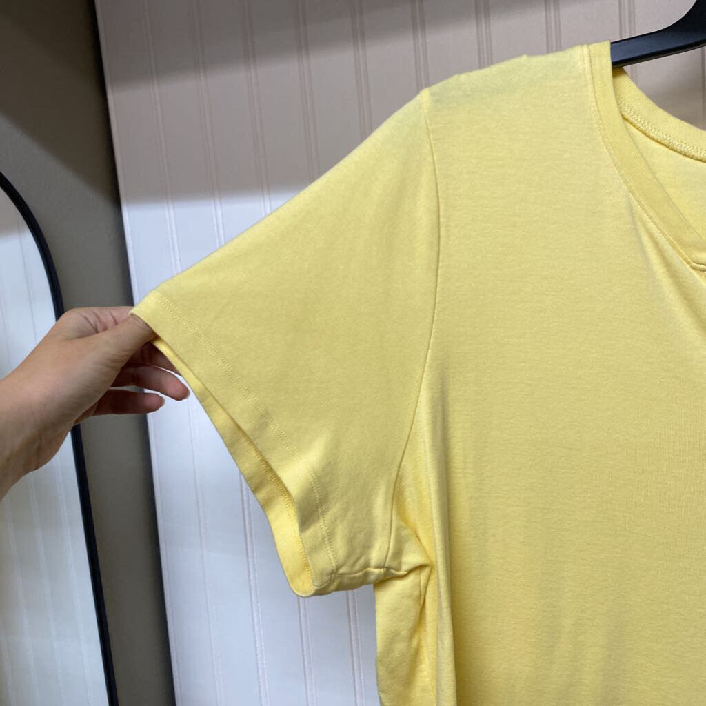 SHORT SLEEVE V NECK TEE