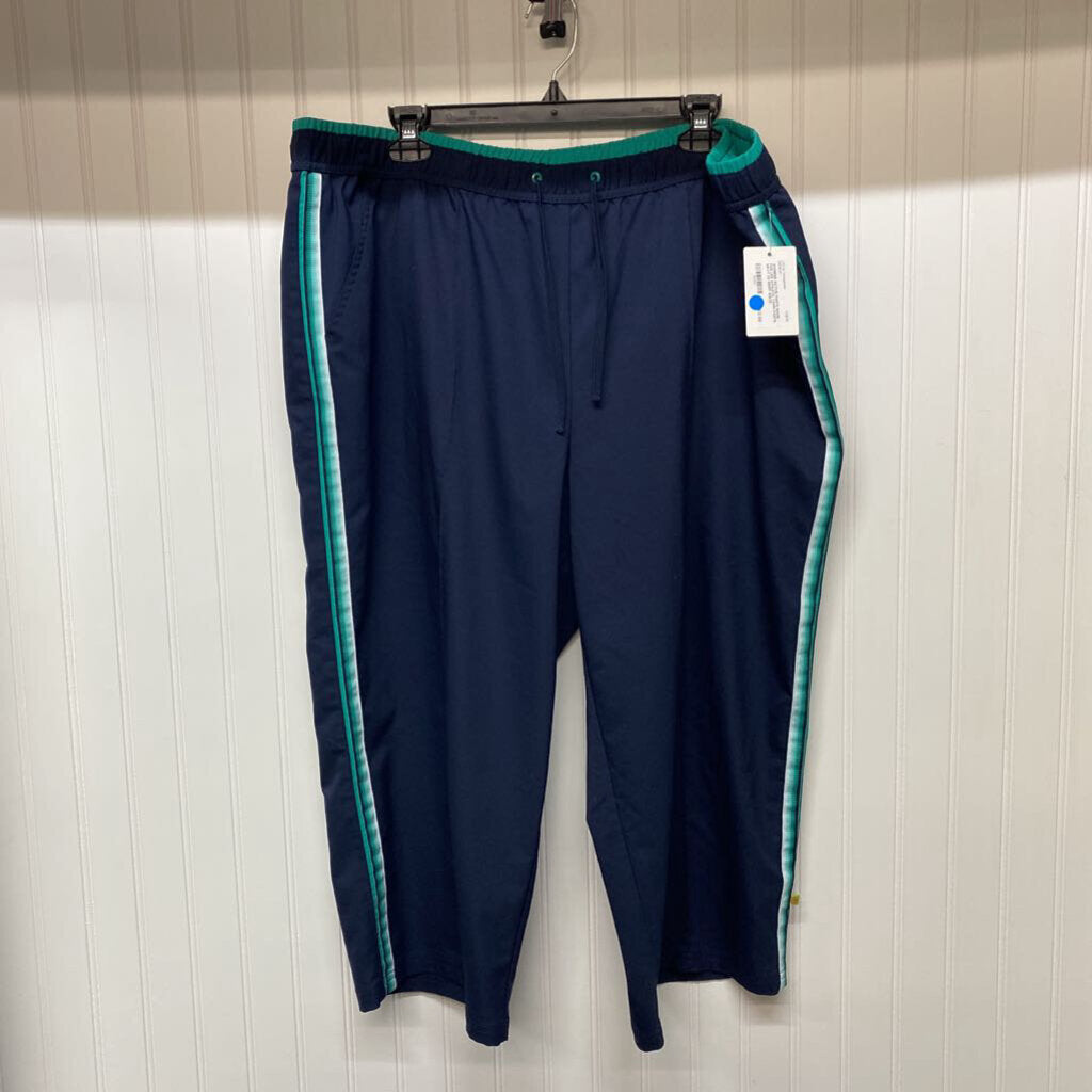ATHLETIC CAPRI PANTS