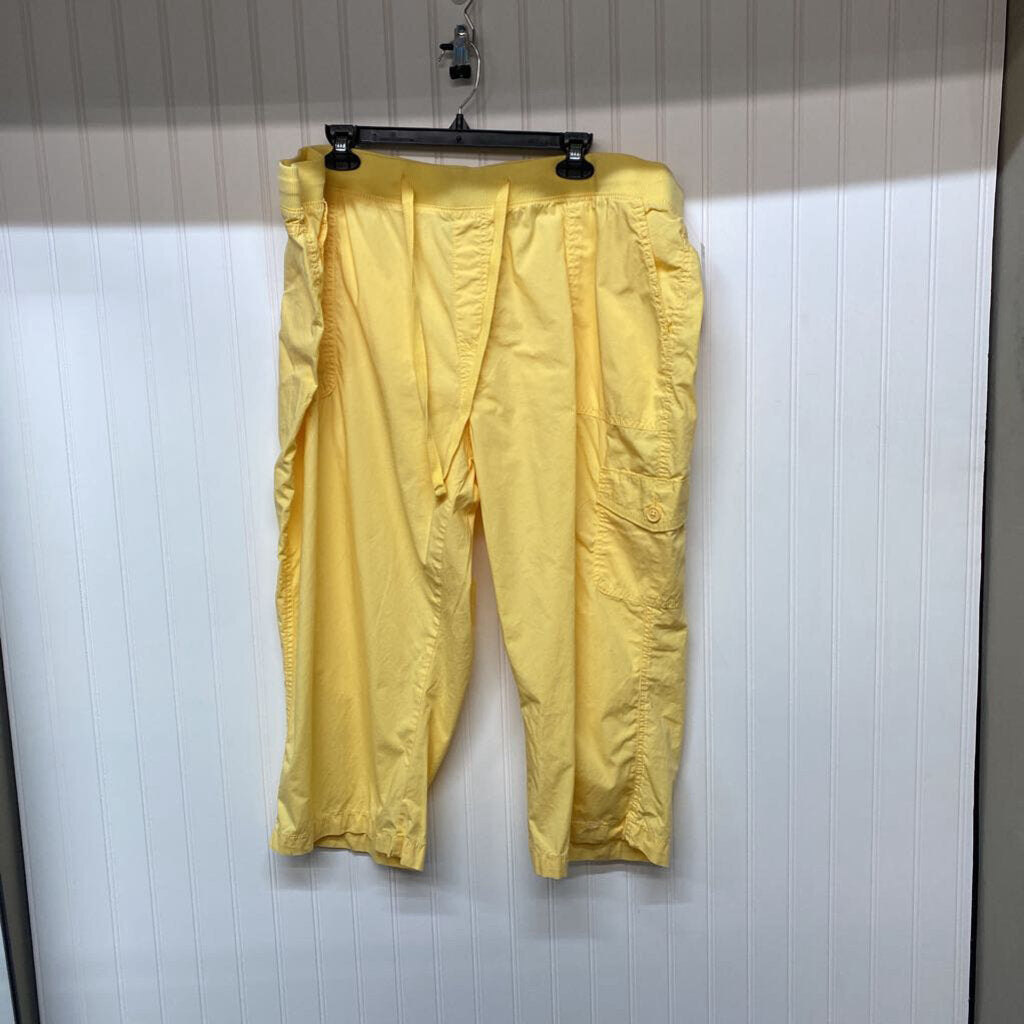 DRAWSTRING WAIST CARGO CAPRIS