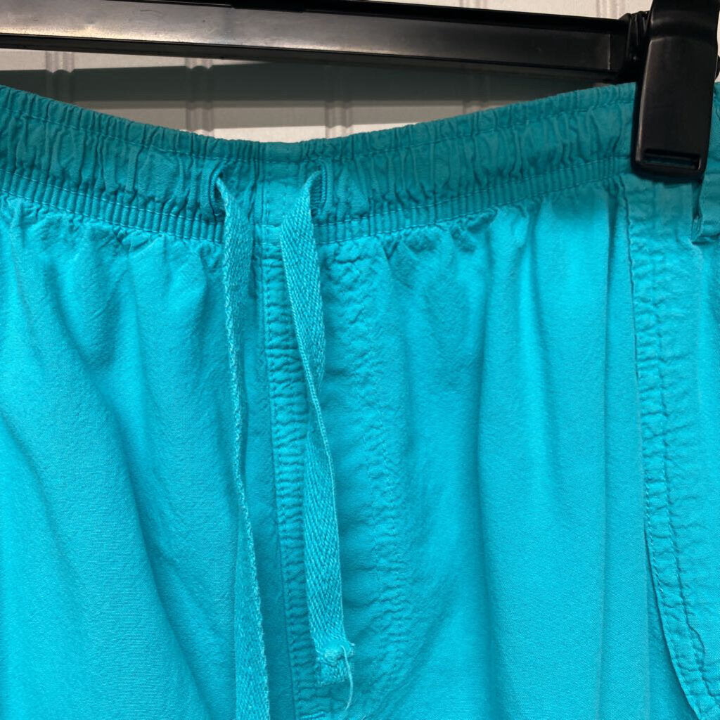 *DRAWSTRING WAIST CAPRI PANTS
