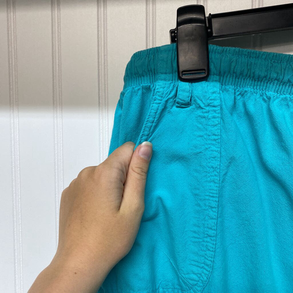 *DRAWSTRING WAIST CAPRI PANTS