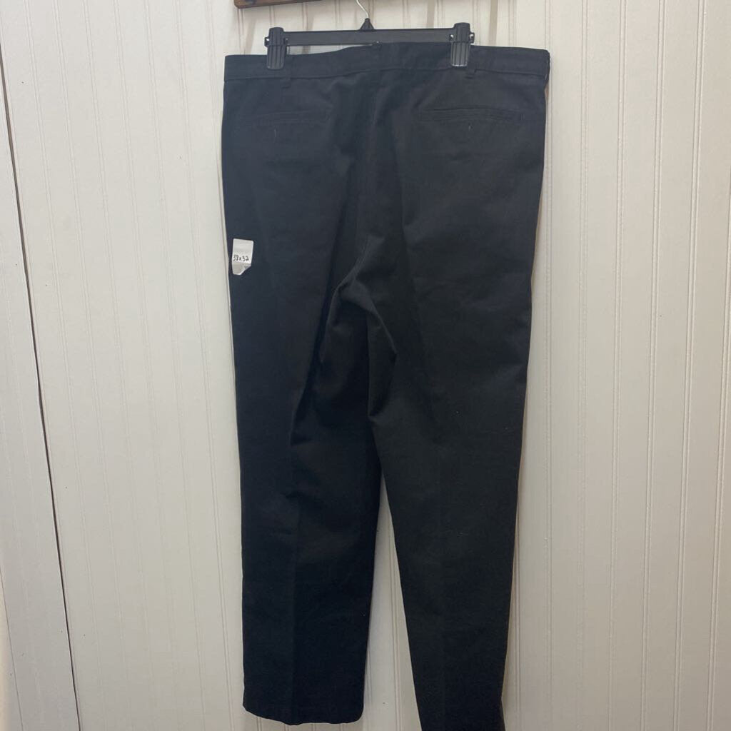 MENS PLEATED KHAKIS