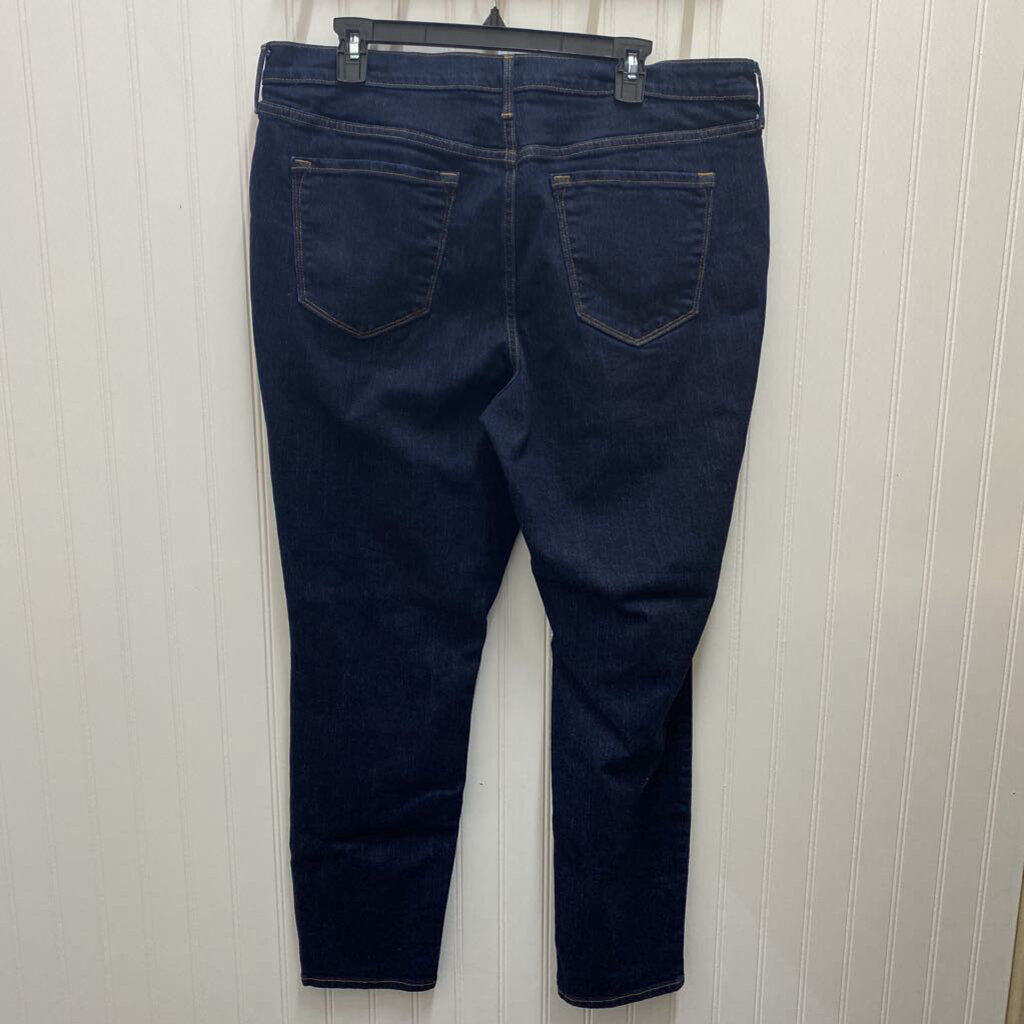 DARK DENIM CURVY FIT