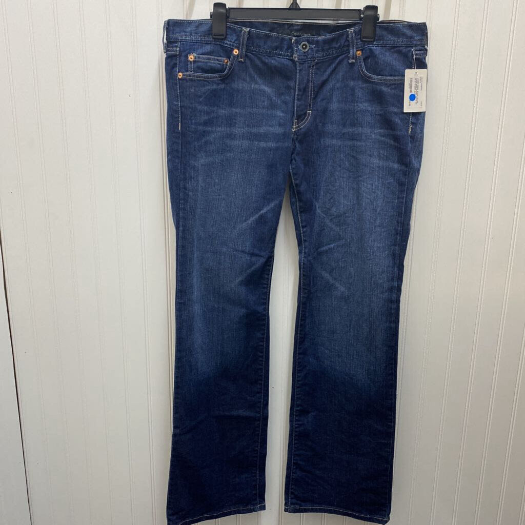 WIDE LEGGED JEANS