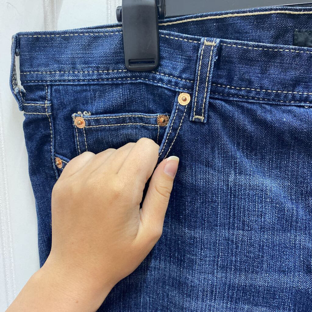 WIDE LEGGED JEANS