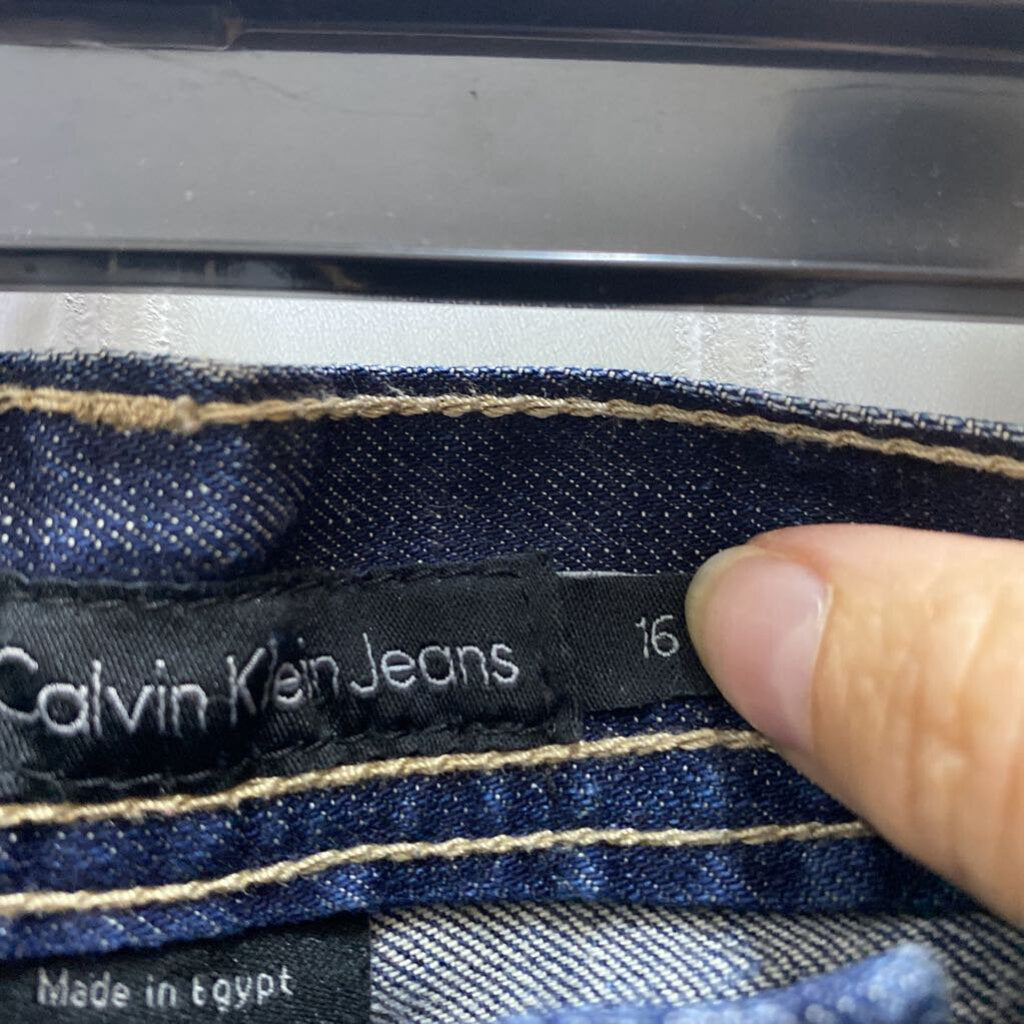 WIDE LEGGED JEANS