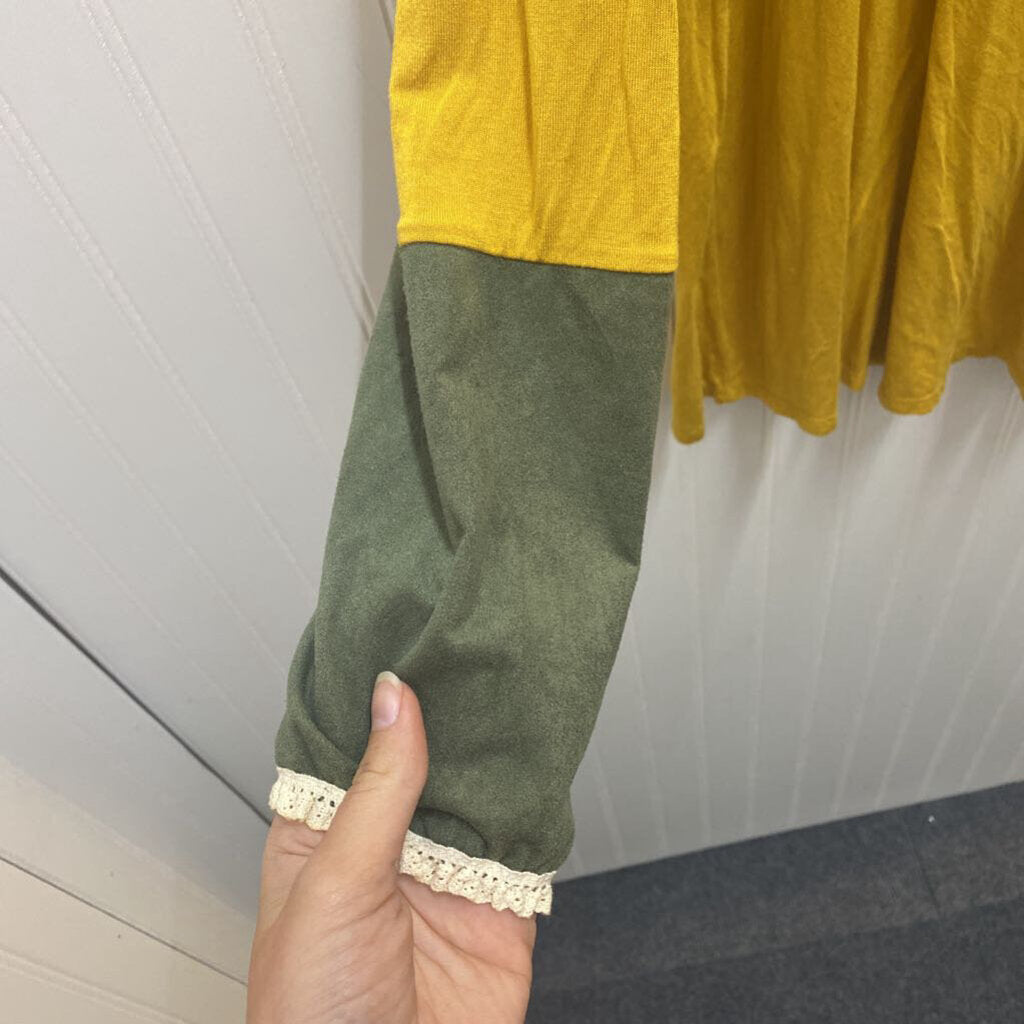 GOLD AND SAGE LONG SLEEVED