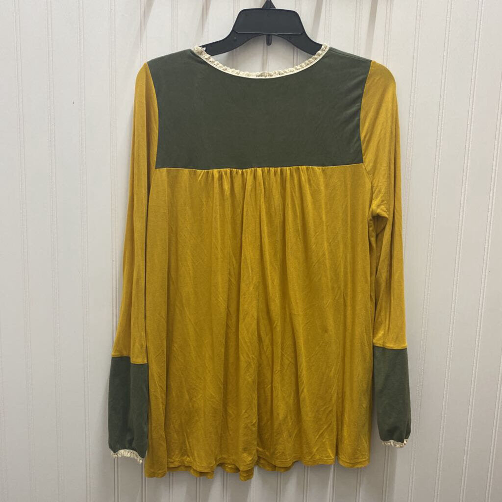 GOLD AND SAGE LONG SLEEVED