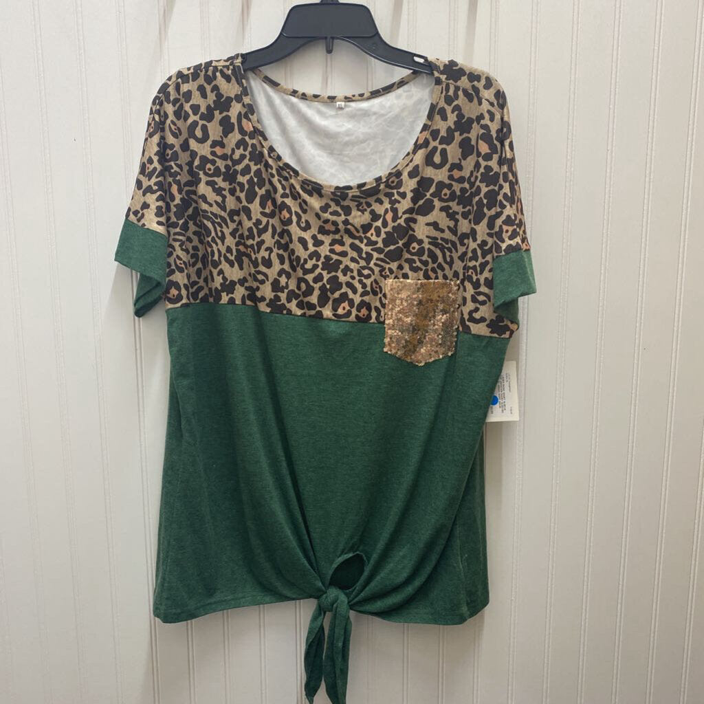 SHORT SLEEVED TOP