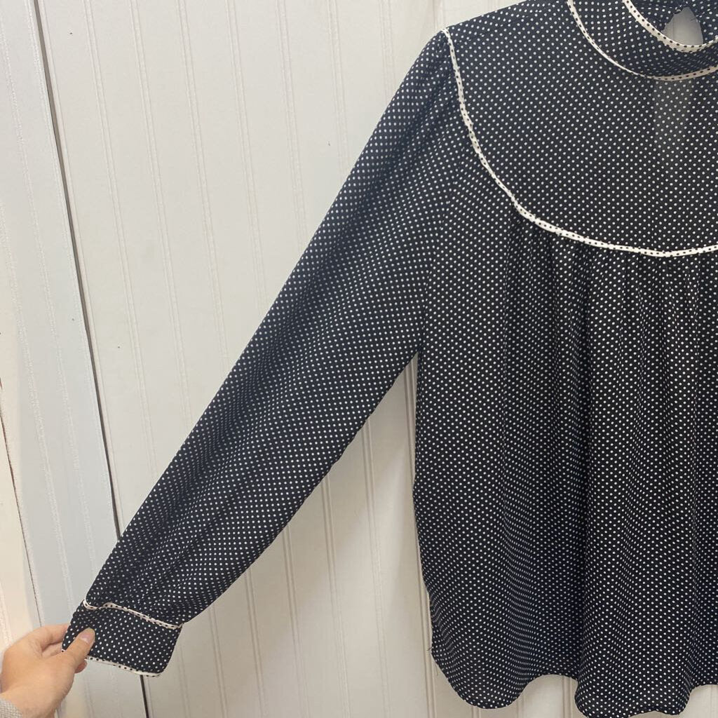 HIGH NECK LONG SLEEVED