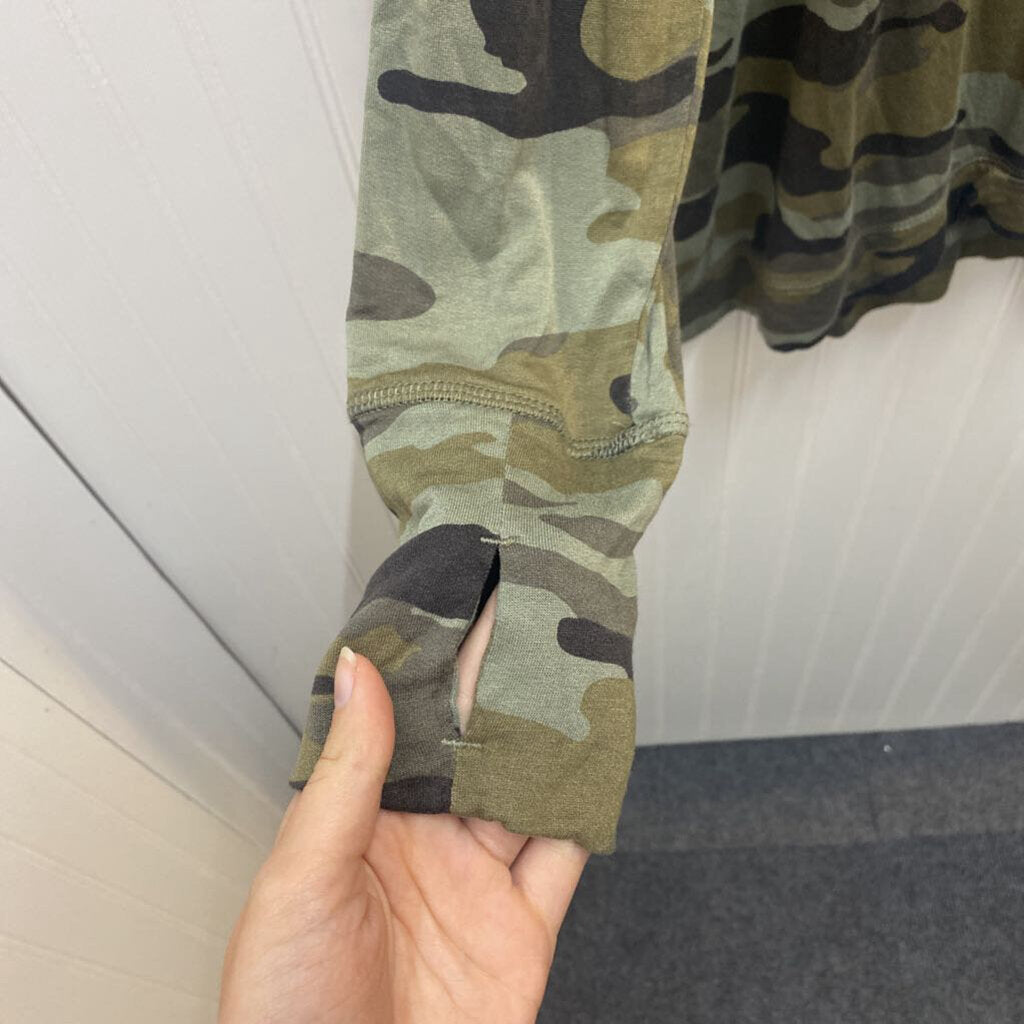 CAMO LONG SLEEVED