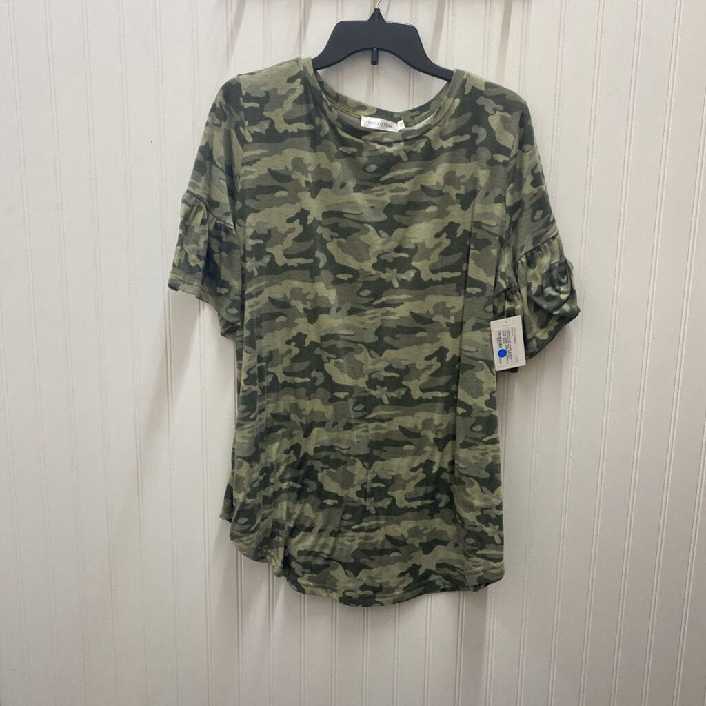RUFFLED CAMO SHORT SLEEVED