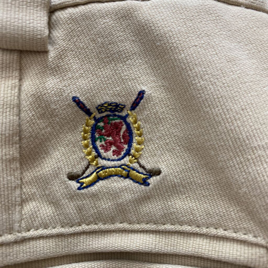 PLEATED KHAKI SHORTS