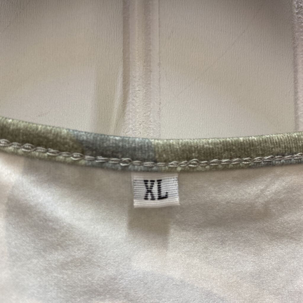 SLEEVLESS TOP WITH POCKET