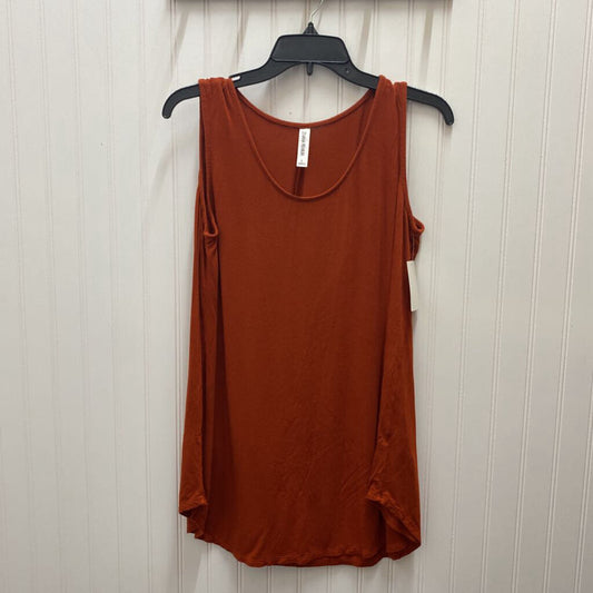 SLEEVLESS TOP