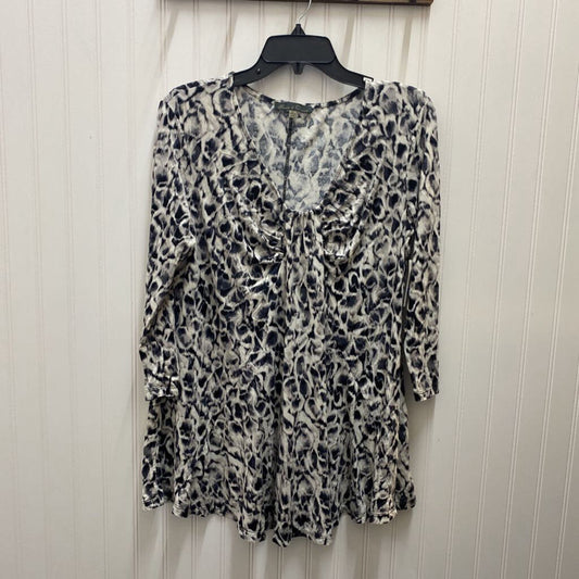GATHERED SCOOP NECK
