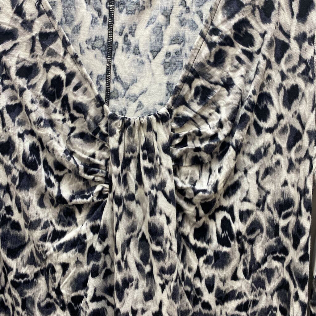 GATHERED SCOOP NECK