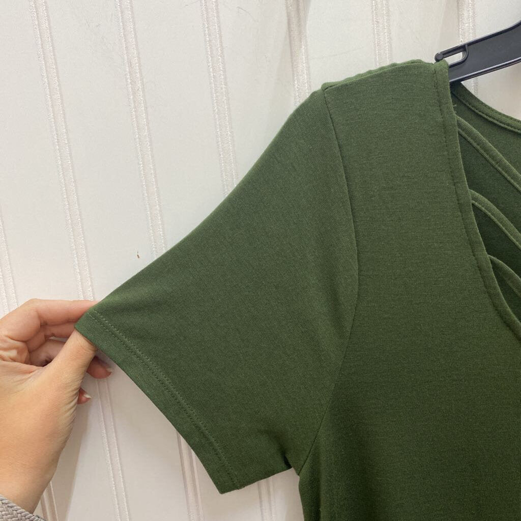 CRISS CROSS NECKLINE