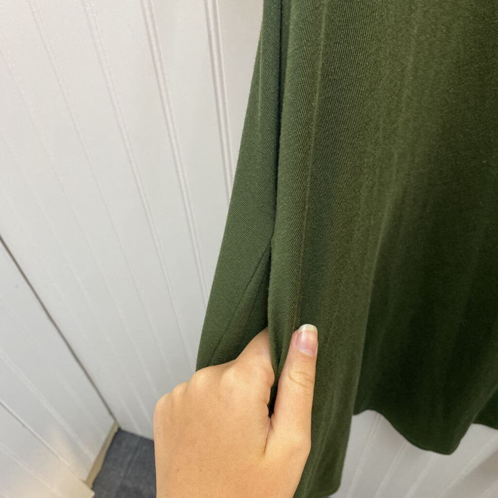 CRISS CROSS NECKLINE