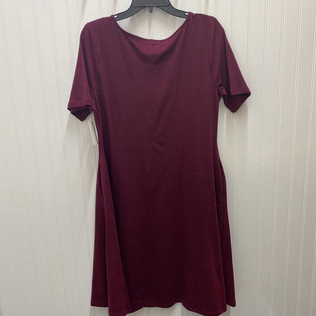 SHORT SLEEVED DRESS