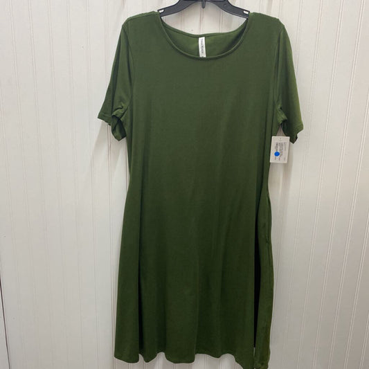 SHORT SLEEVED DRESS