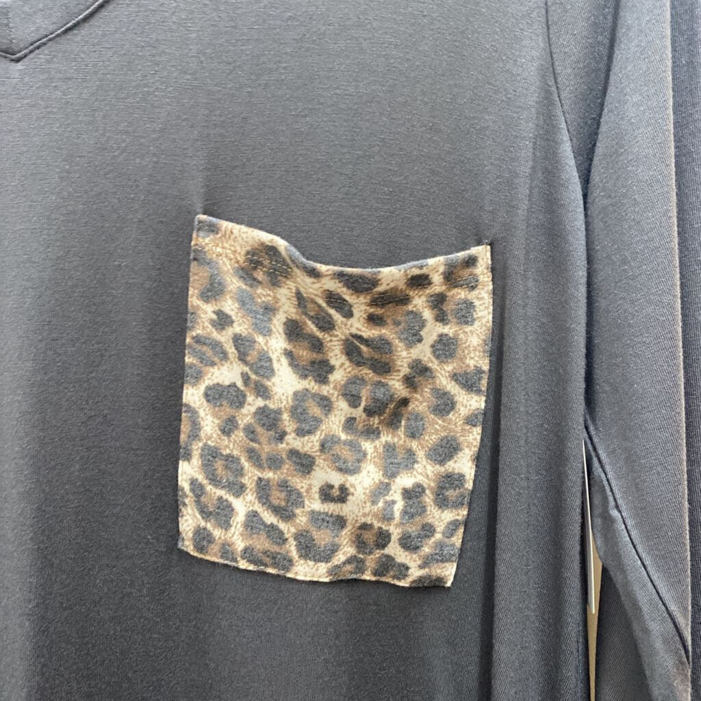 V NECK WITH POCKET