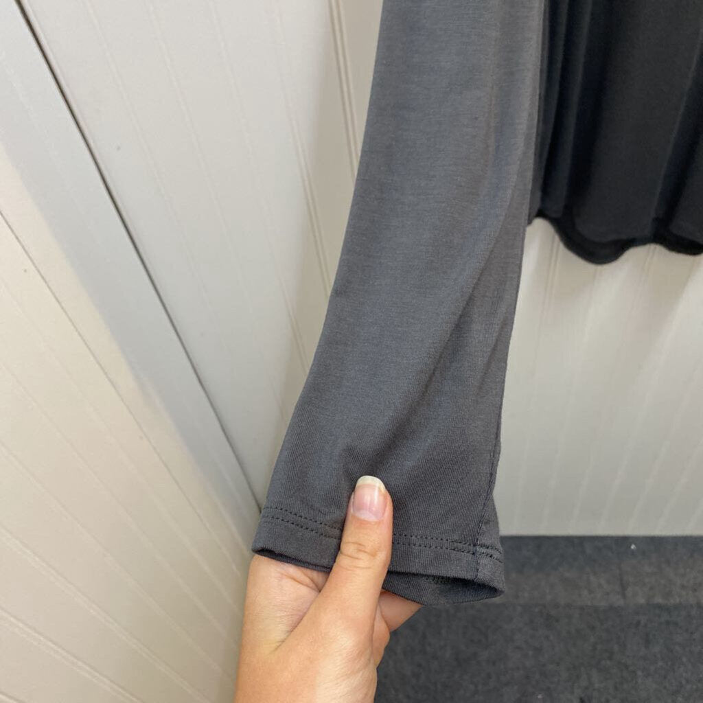 V NECK WITH POCKET