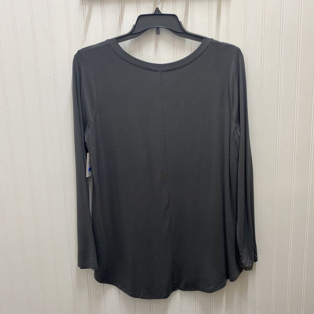 V NECK WITH POCKET