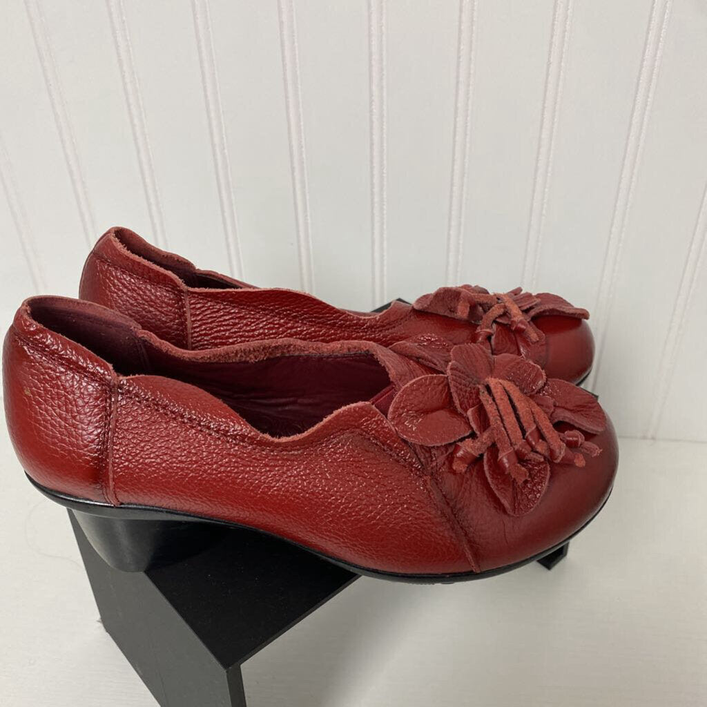 LEATHER FLOWER HEELS