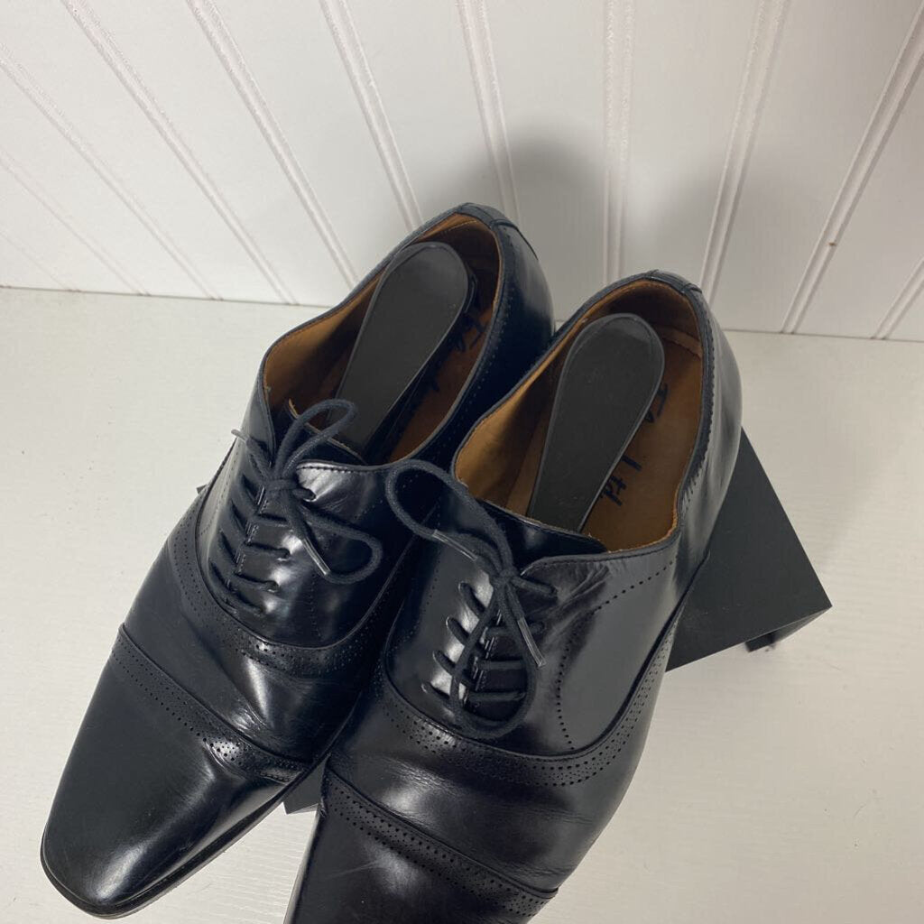 LACE UP DRESS SHOES