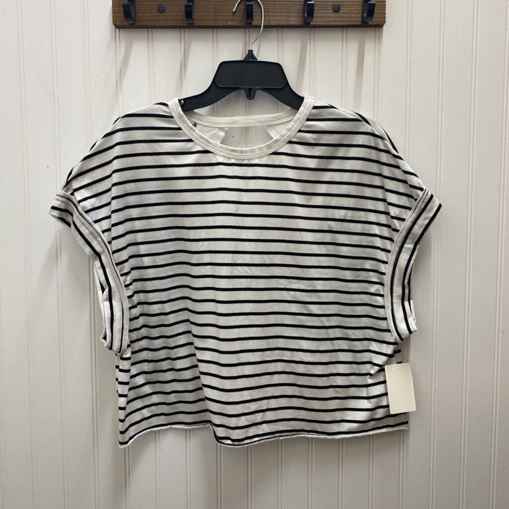 CROPPED STRIPED SHORT SLEEVE TOP