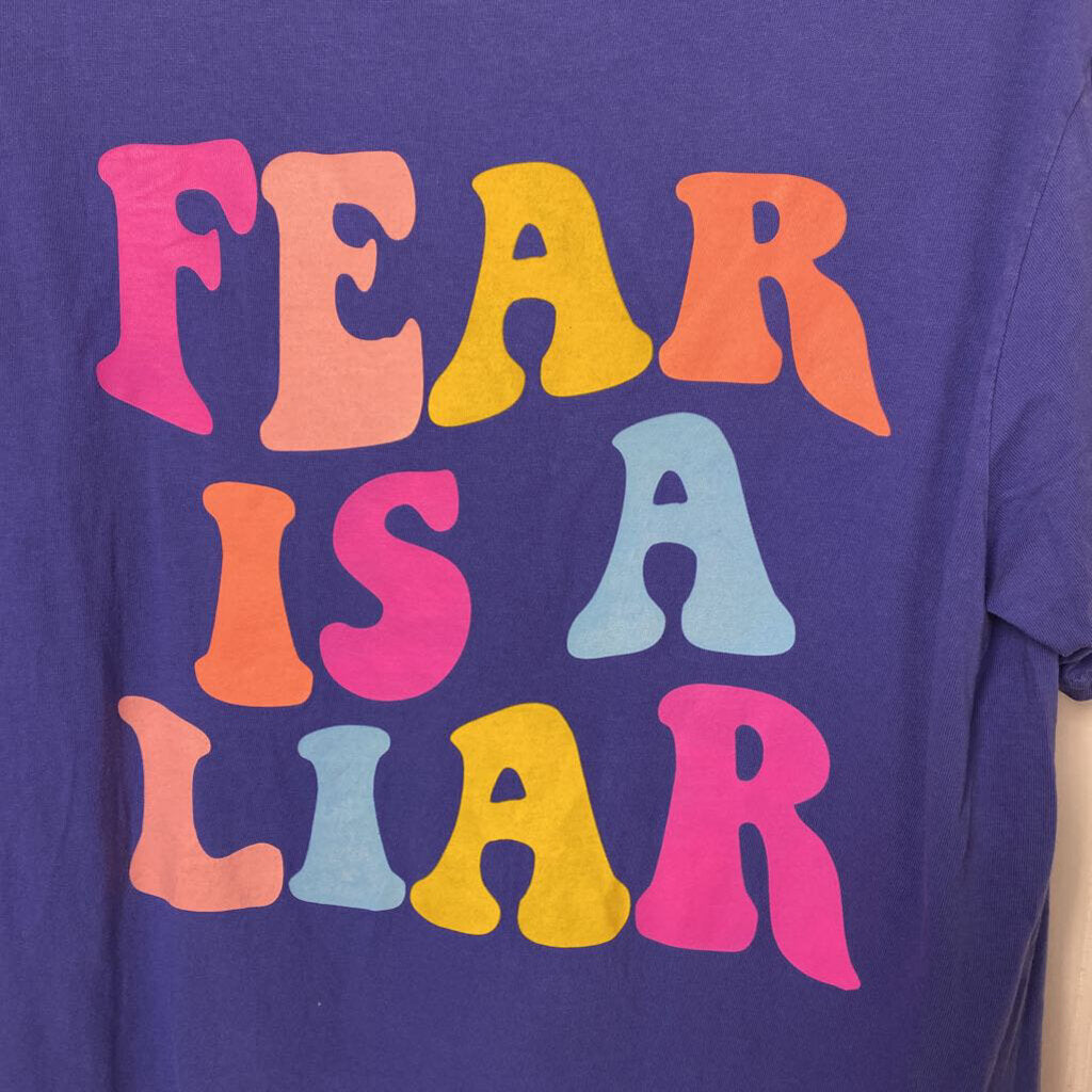 FEAR IS A LIAR GRAPHIC TEE