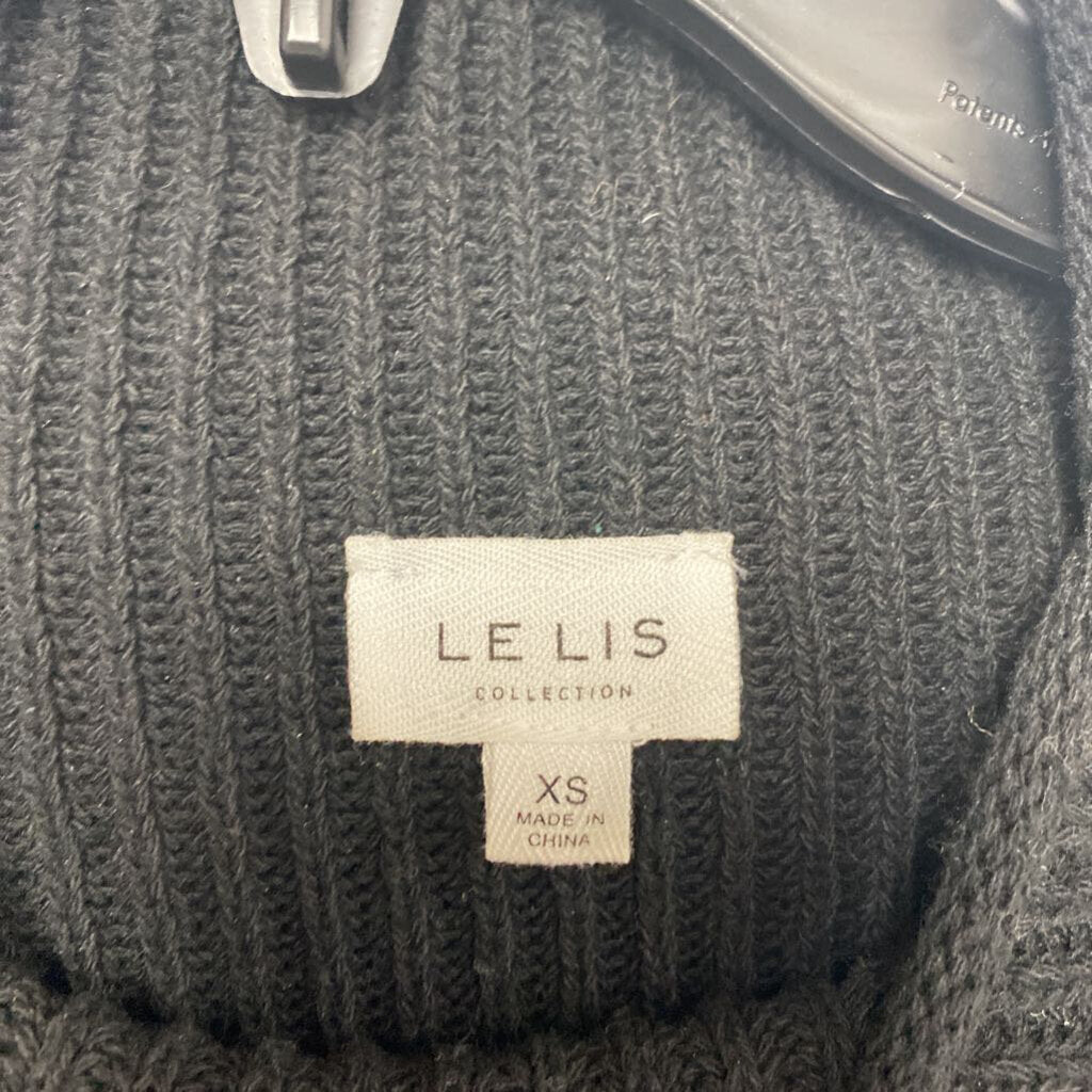 RIBBED SLEEVLESS SWEATER